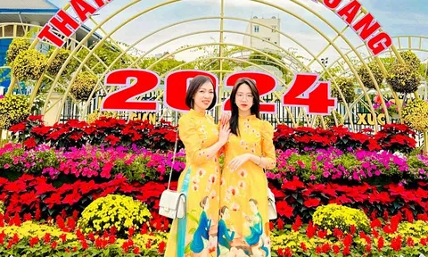 Á hậu Lê Thị Khánh Vân diện áo dài du xuân Giáp Thìn 2024